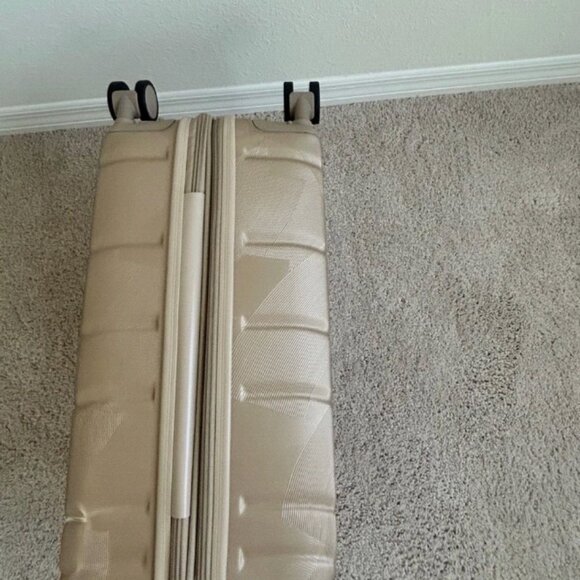 Samantha Brown 22" Hardside Carry-On Spinner , Luggage CHAMPAGNE nwt - Picture 4 of 14